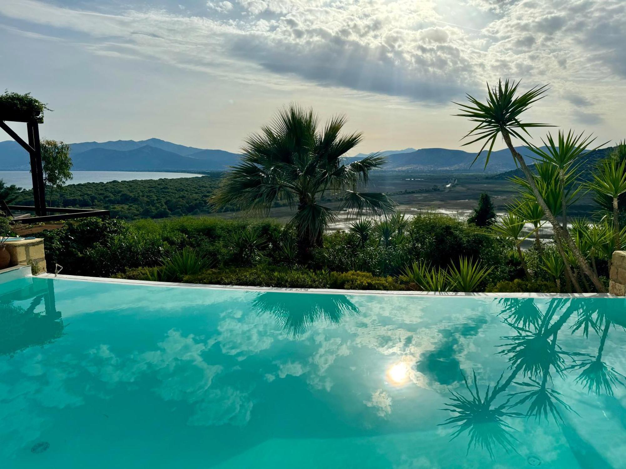 Apartment On The Rocks , With Sea View Schinias Esterno foto